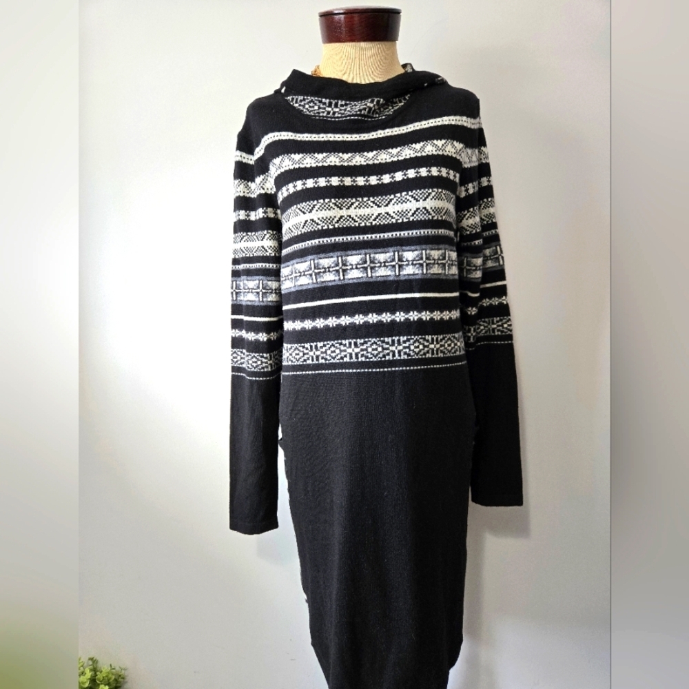 Smartwool Merino Wool Hooded Black and Gray Patterned Sweater Dress. Size 10